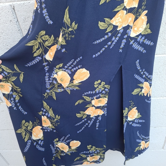 Reformation | Juliette Midi Slit Dress in Petit Jardin Floral Print Size 2 - Picture 5 of 13